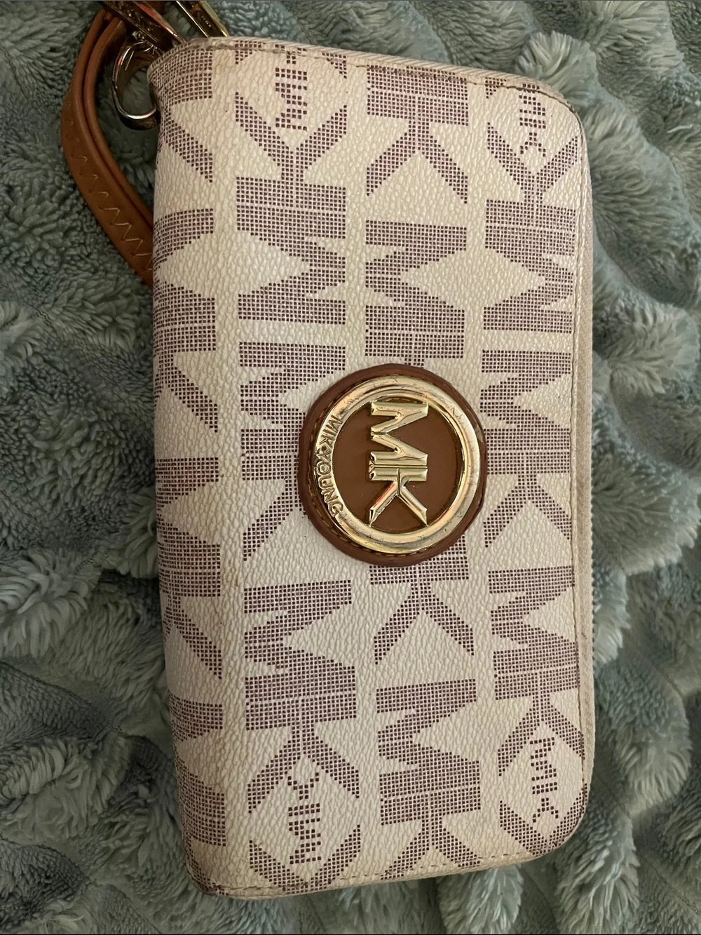 MIK YOUNG Cream and Light Pink Logo Zip Wallet Wristlet